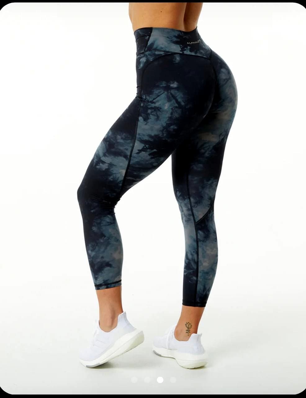 Storm Wash Sculpt Legging on body
